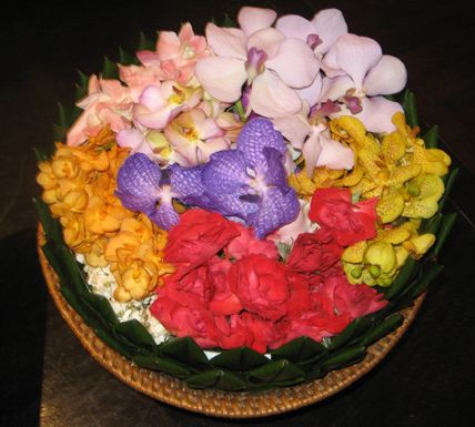 Thai Massage Heidelberg - typisches thailändisches Blumenarrangement